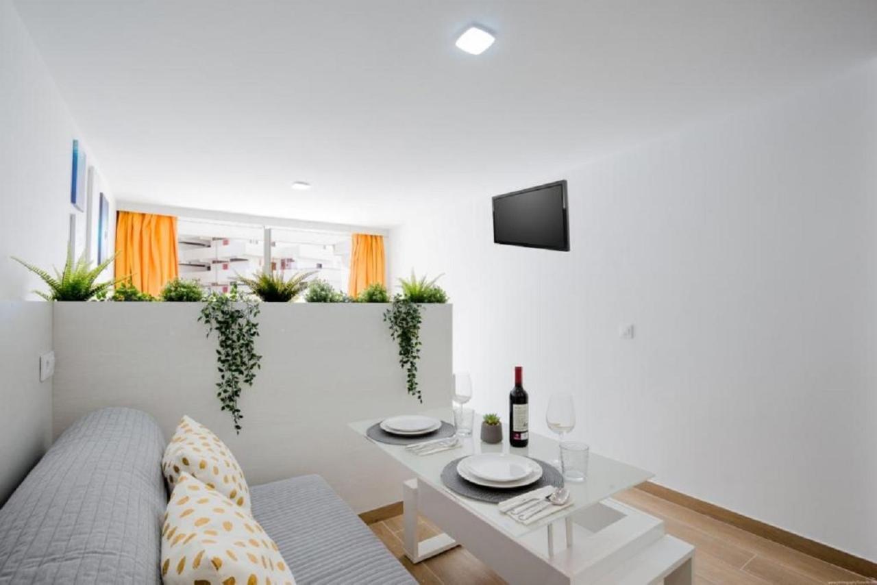 319 Modern Accommodation,Sea View, Wi Fi And Pool Playa de las Americas  Zewnętrze zdjęcie